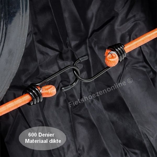 Fietshoes achter op de camper